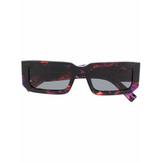 tortoiseshell-effect sunglasses